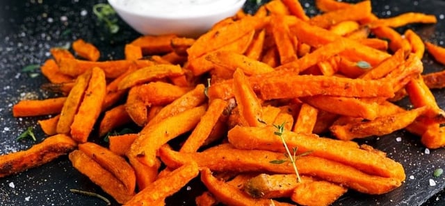 healthy-homemade-baked-orange-sweet-potato-fries-with-Sriracha-lime-dip.jpg